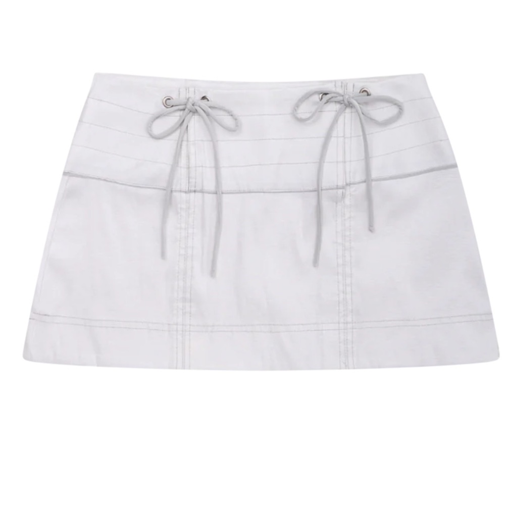 By Gianna Blanche Mini Skirt in White/ Gray